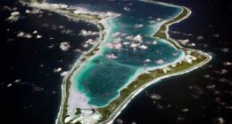 Iran targets US-UK Diego Garcia military base â 2K miles away â with ballistic missiles: report